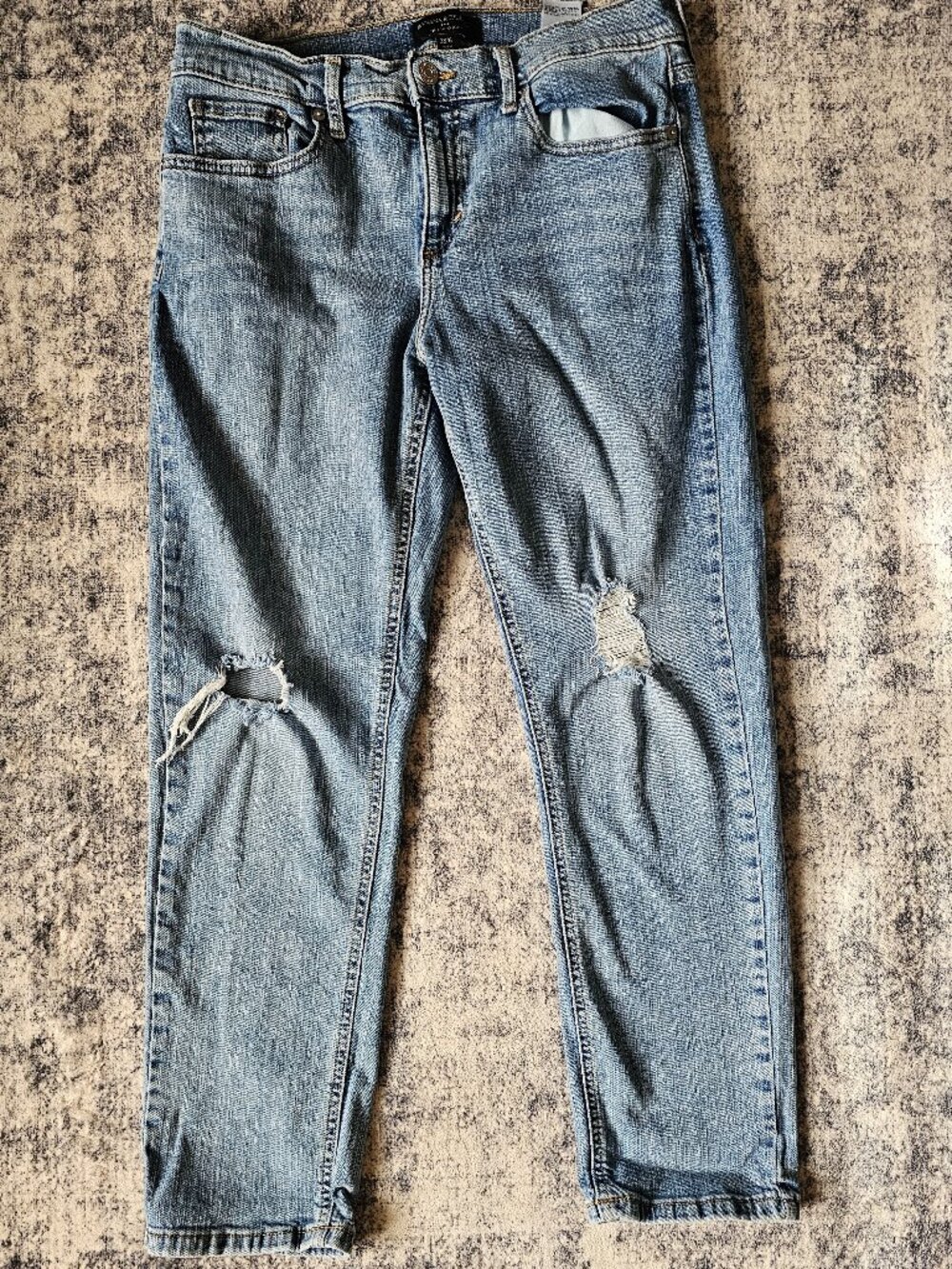 Banana Republic Girlfriend Jeans Size 28/6 Distressed Light Wash Denim